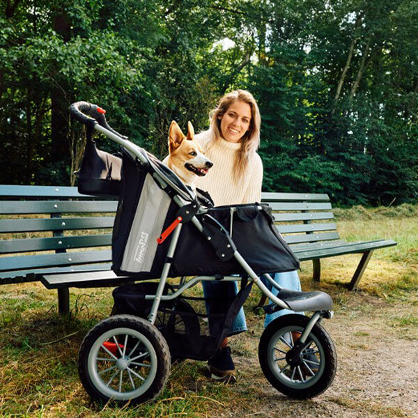 Hvordan vedligeholder jeg min hundeklapvogn?